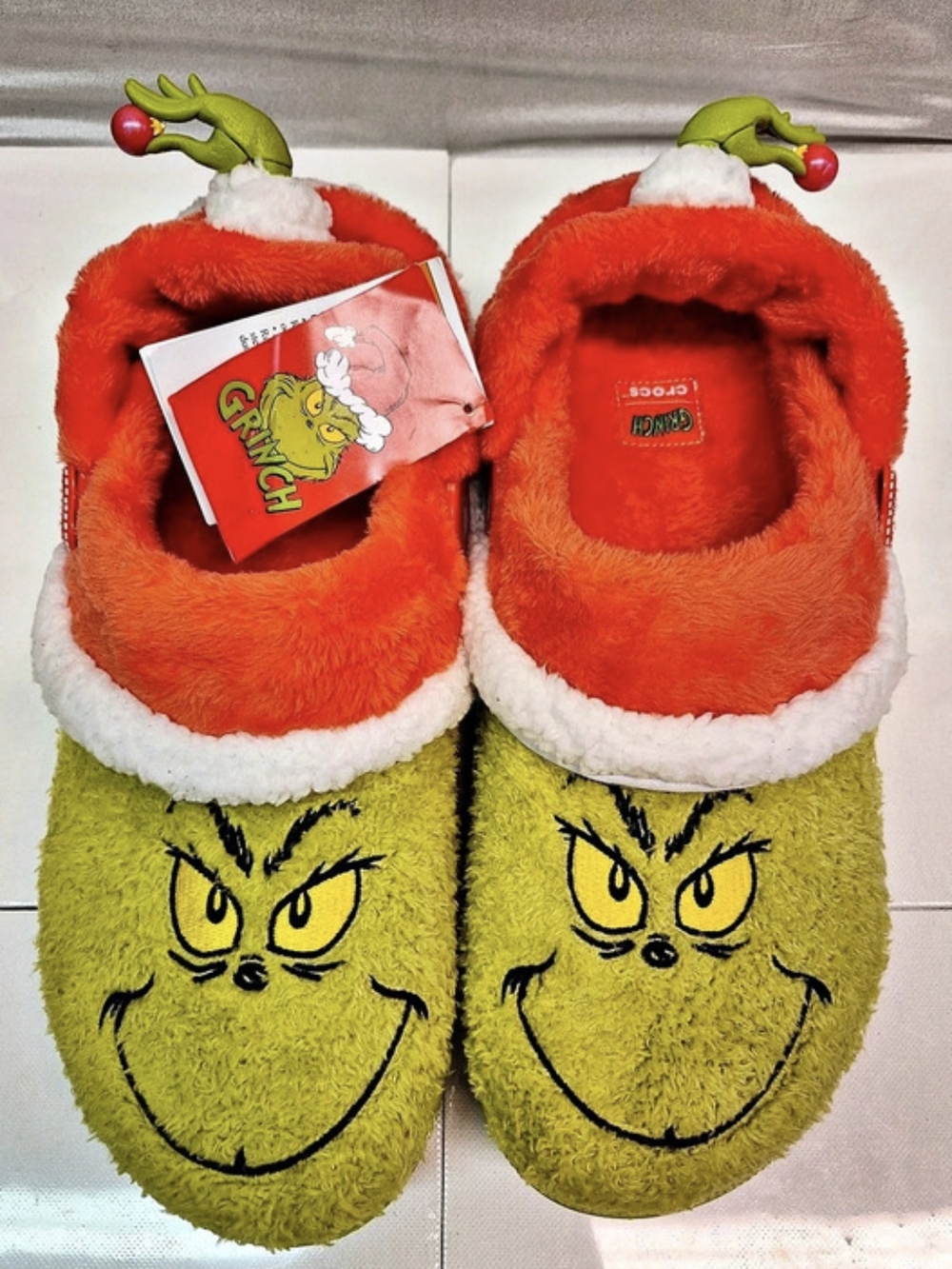 Crocs The Grinch Classic Lined Clog Green & Red US M12 NWT